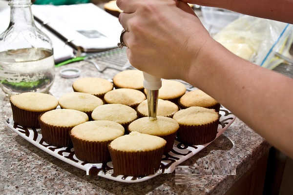 Making the cupcakes